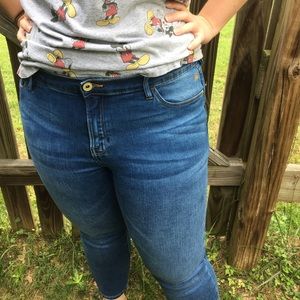 SUPER SOFT! Tommy Hilfiger Blue Jeans